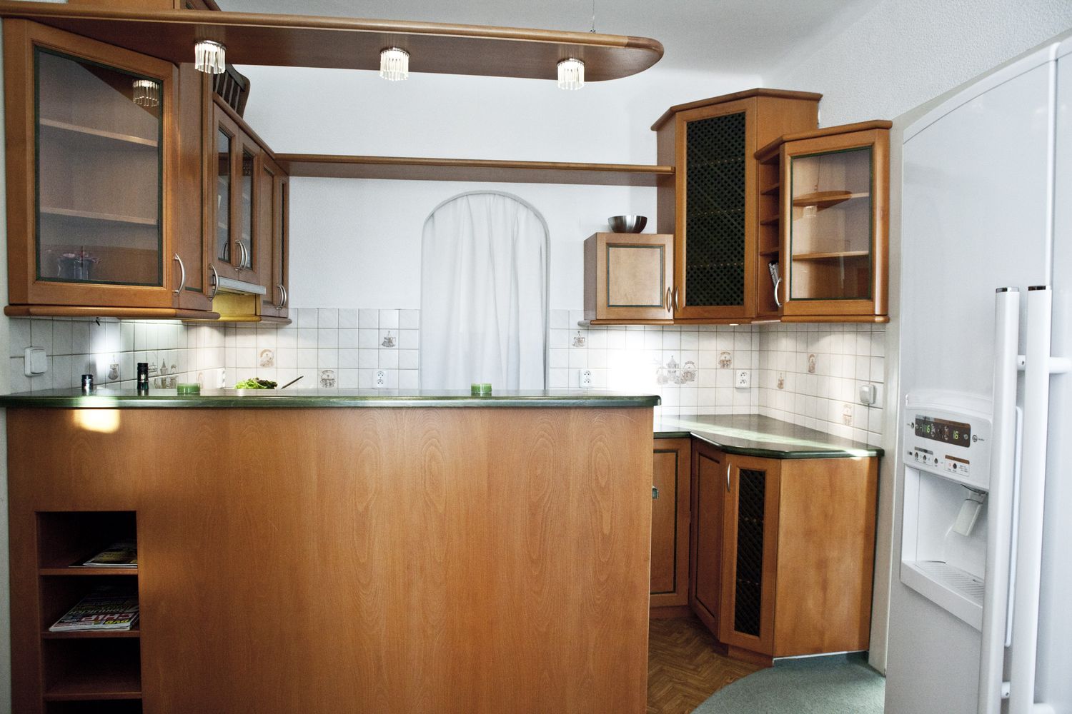 KITCHEN / BAR
